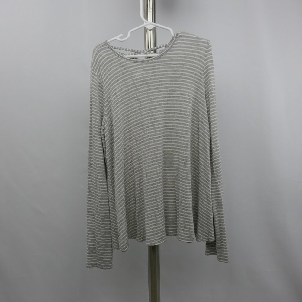 grey blouse